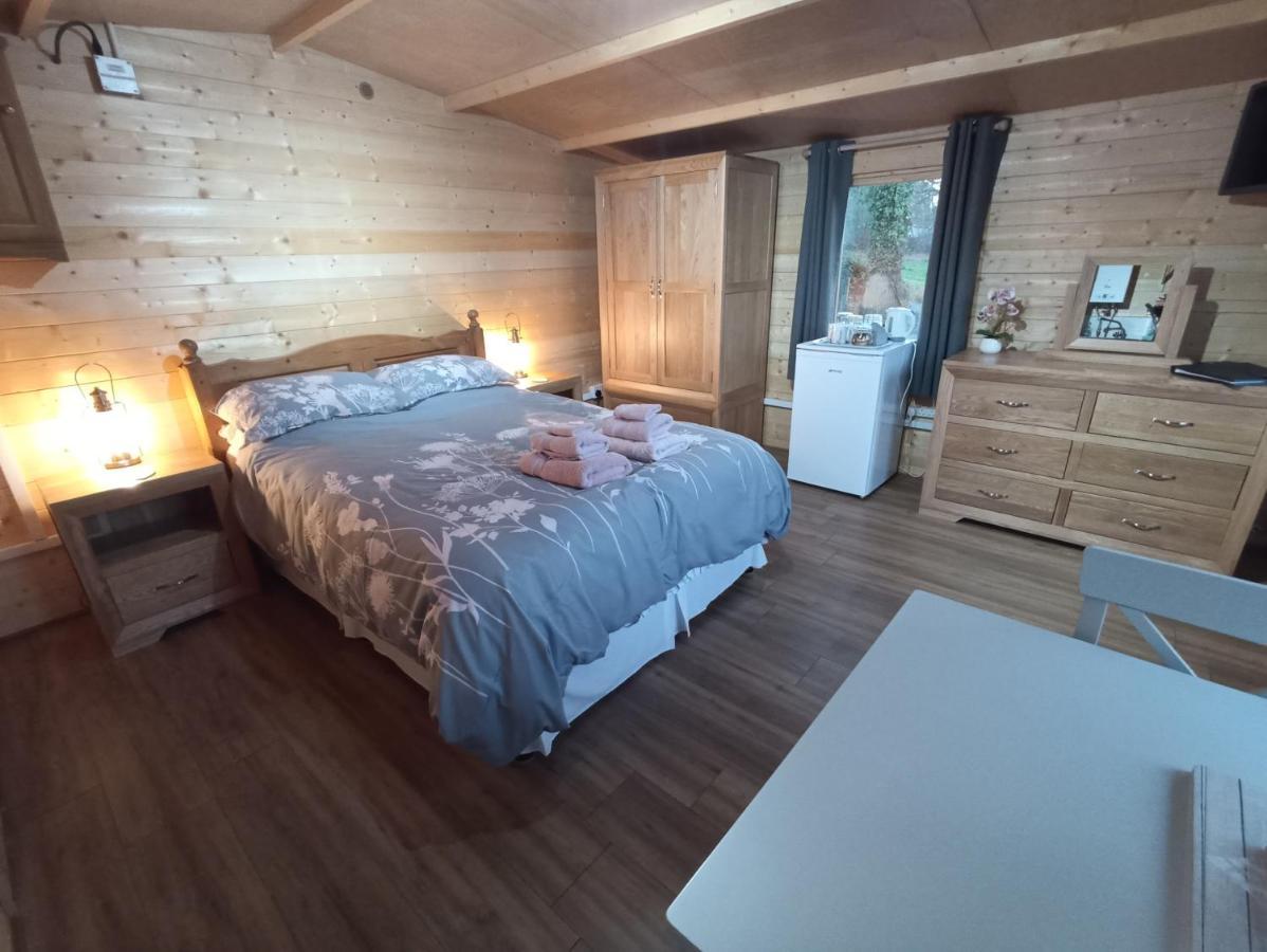 Stock Cosy Cabin מראה חיצוני תמונה