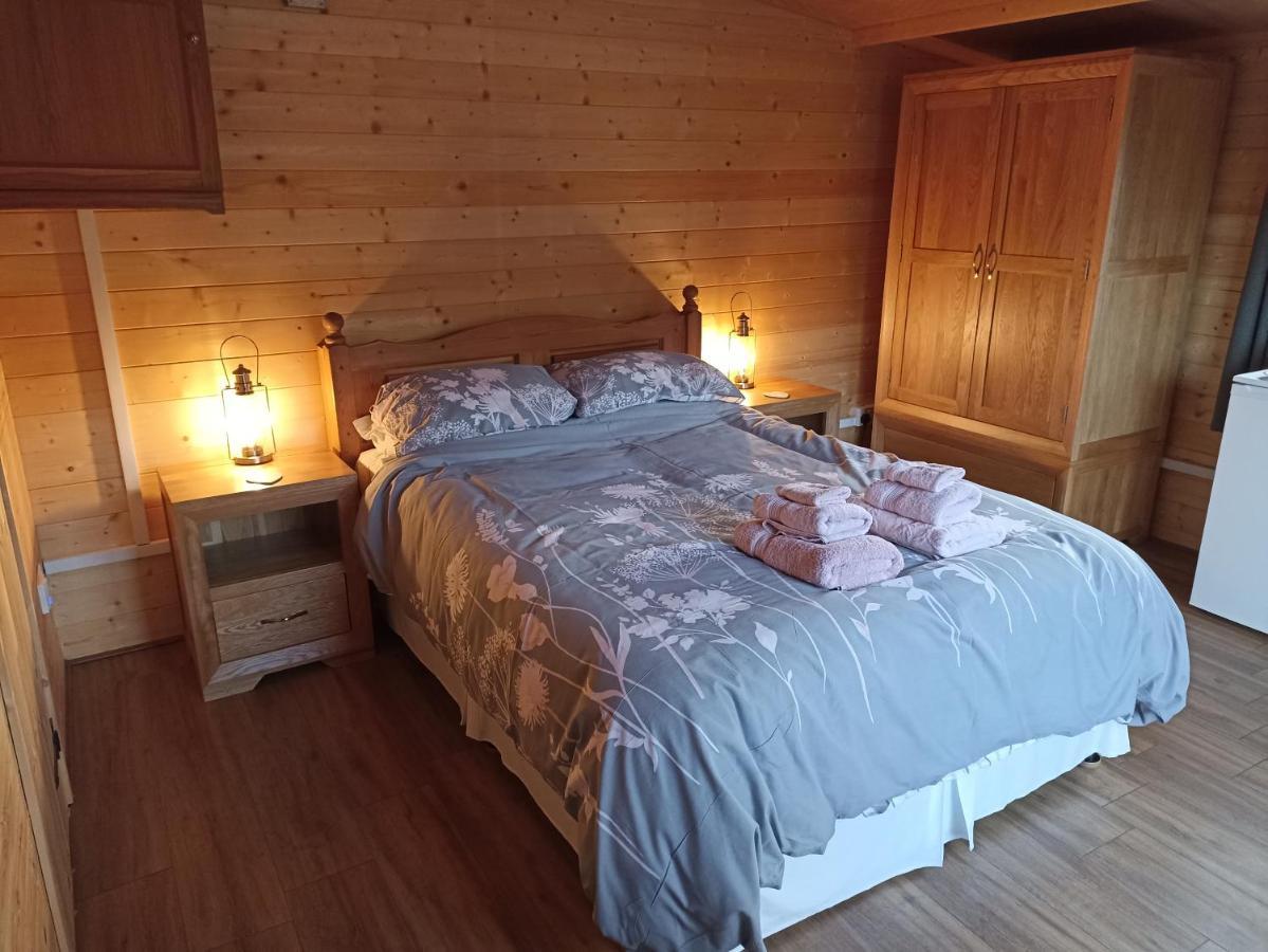 Stock Cosy Cabin מראה חיצוני תמונה